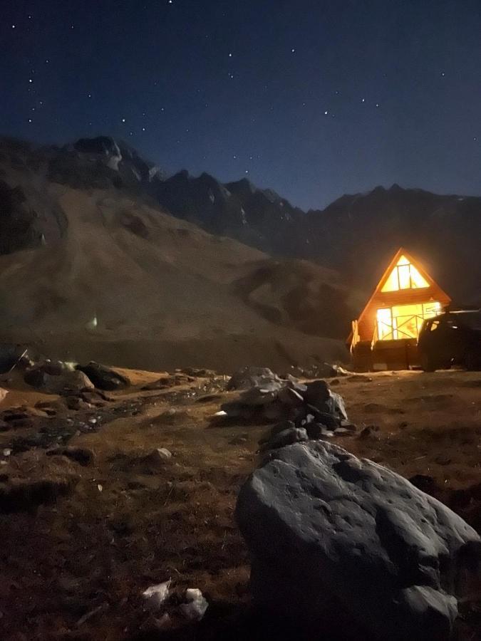 Alone Cottage Kazbegi מראה חיצוני תמונה