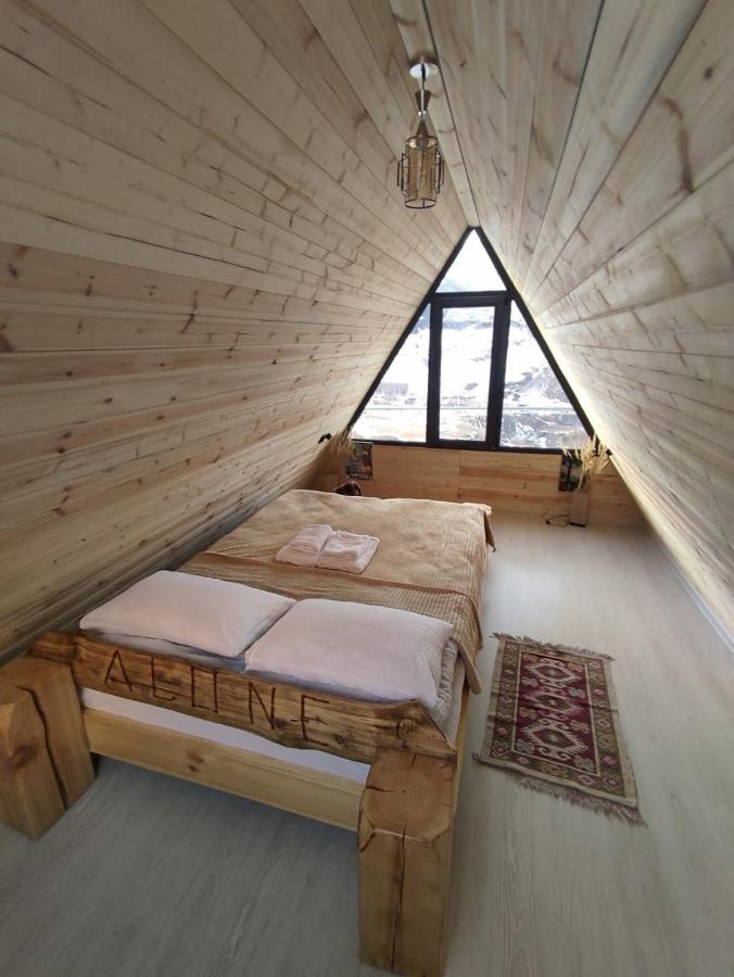 Alone Cottage Kazbegi מראה חיצוני תמונה