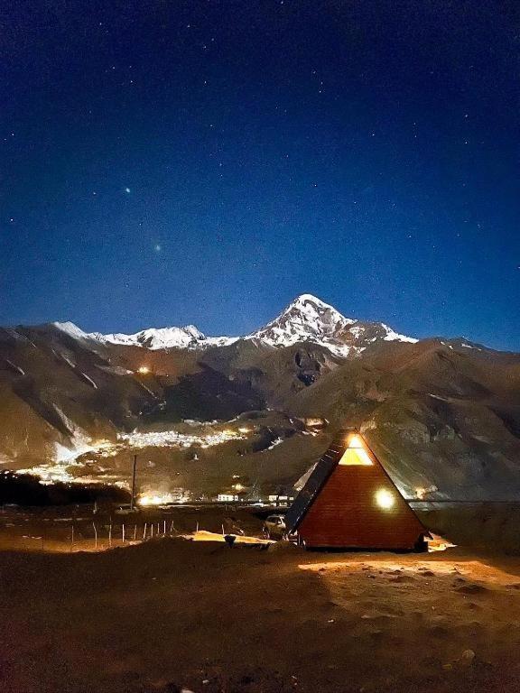 Alone Cottage Kazbegi מראה חיצוני תמונה