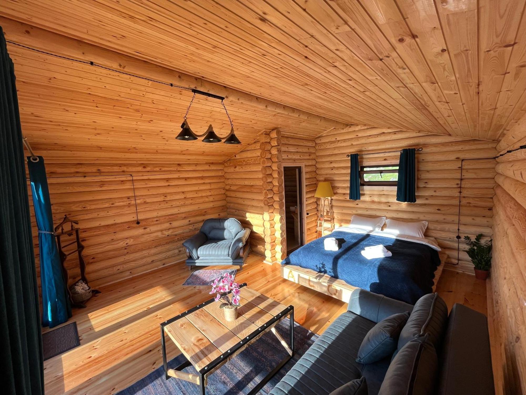 Alone Cottage Kazbegi מראה חיצוני תמונה